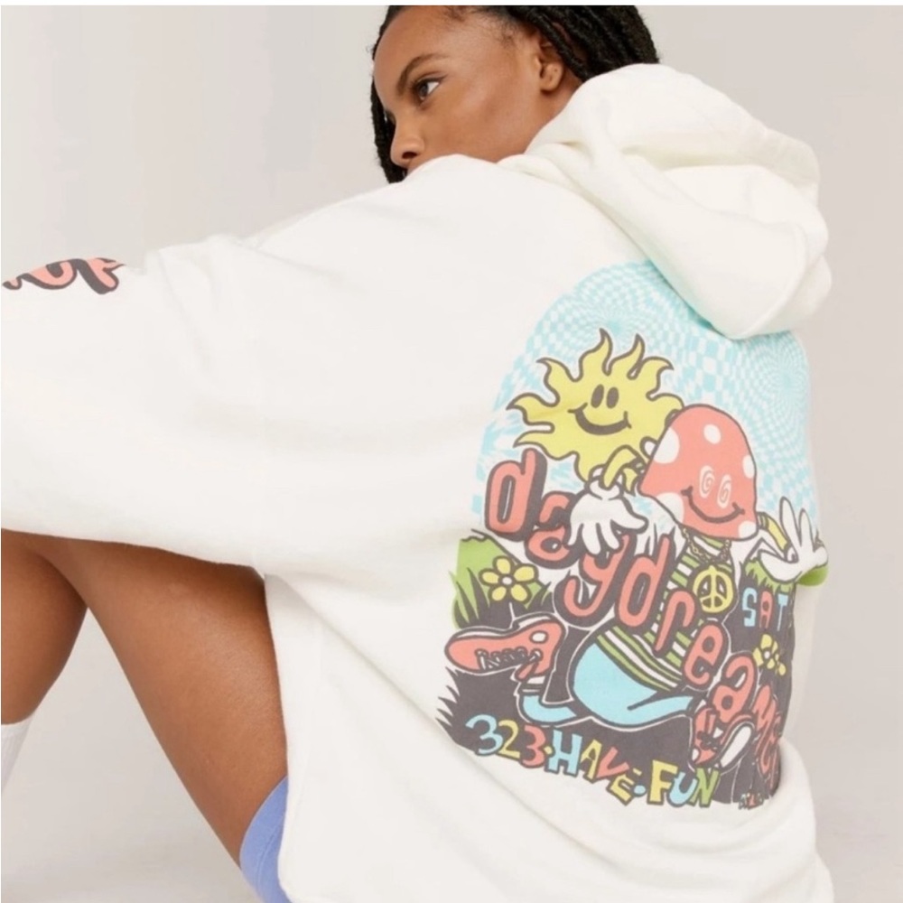 NWT DAYDREAMER HOODIE SIZE L